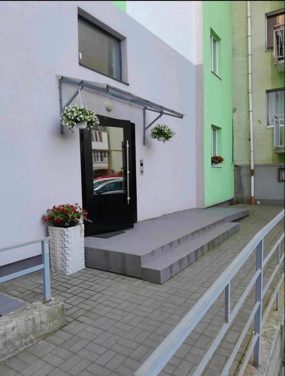 Apart Ugorska Lviv Luaran gambar